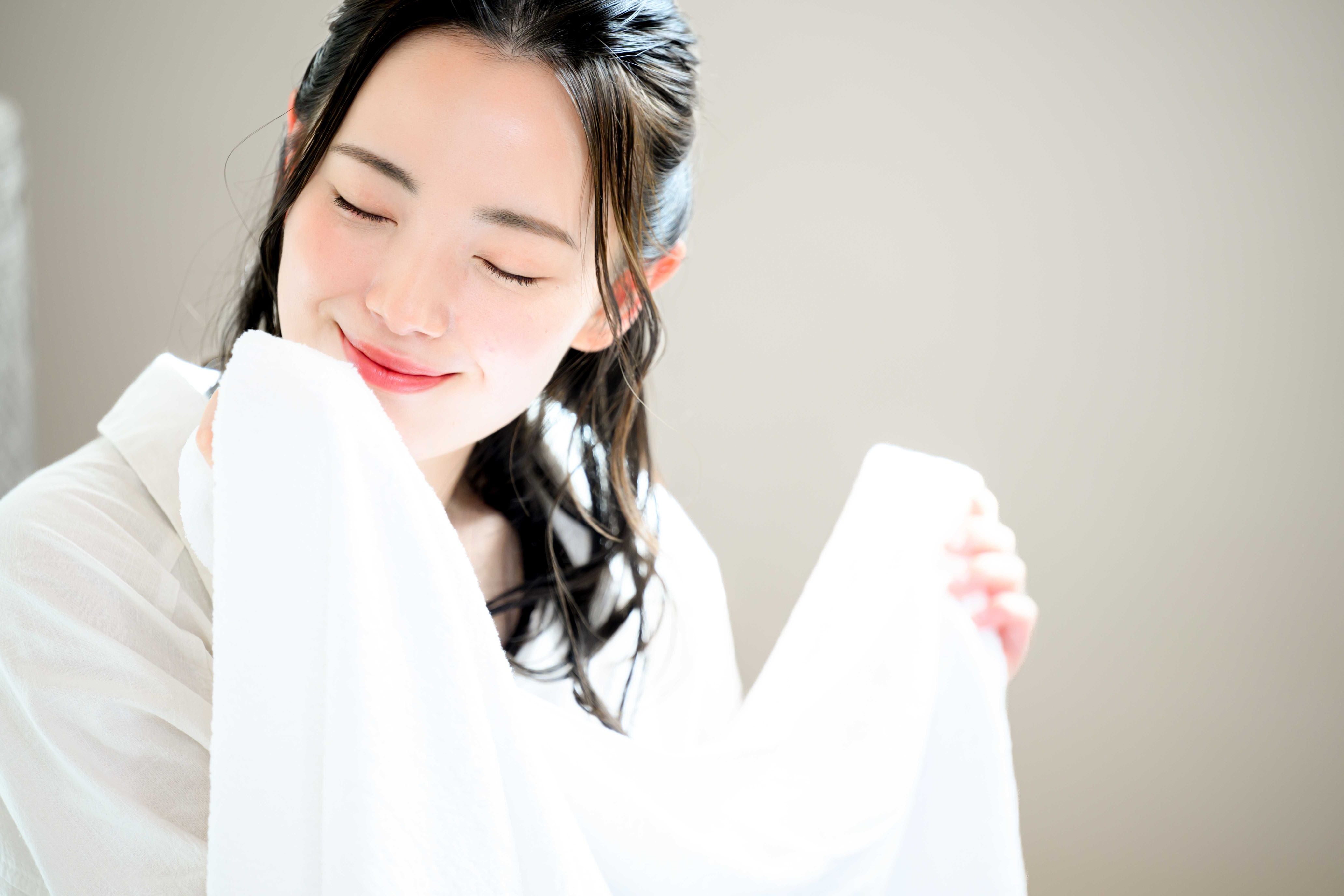 自宅でも外出先でもシュッ!とひと吹き。簡単にリフレッシュできるフレグランススプレー&アロマミストの使い方